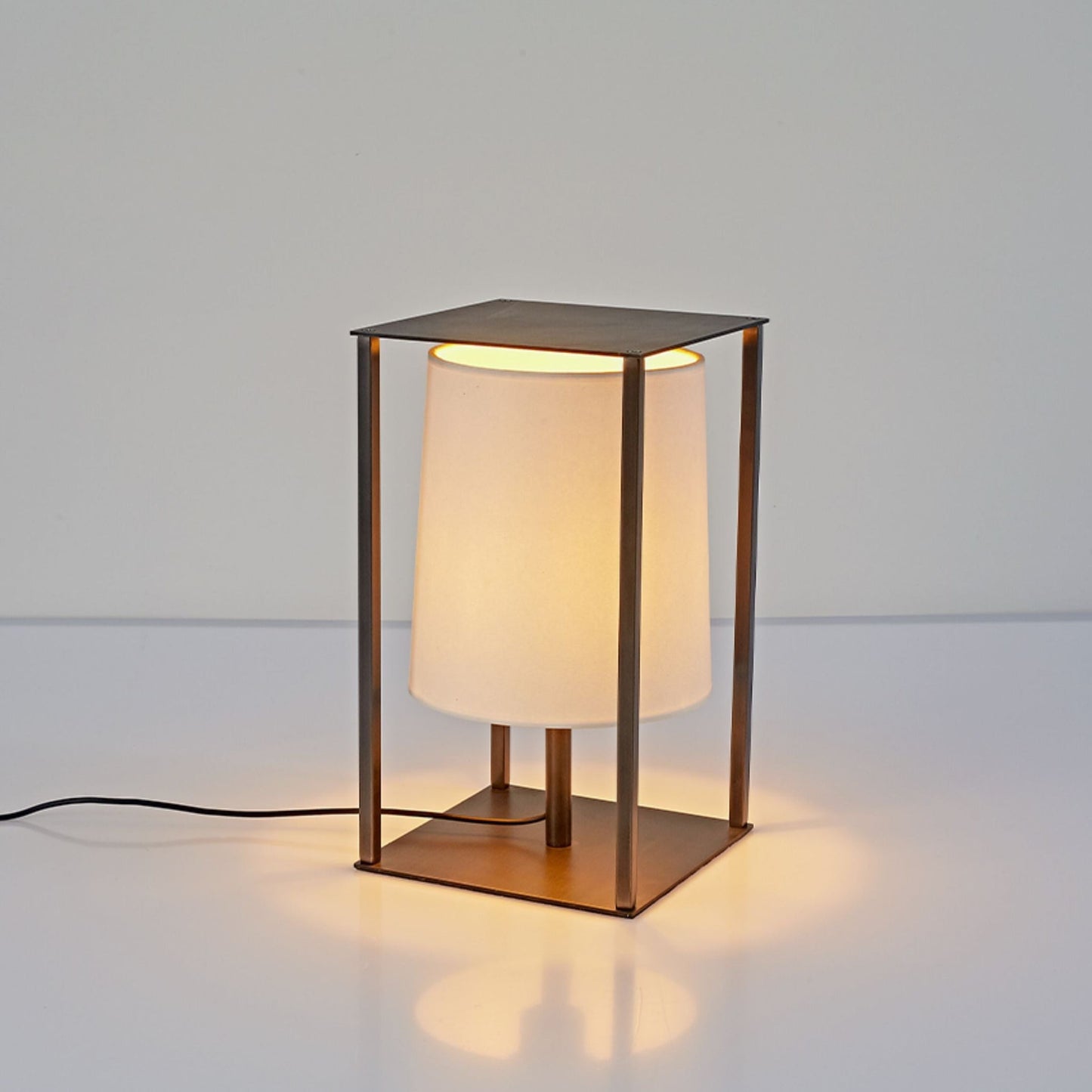 Eclipse Cage Frame Table Lamp